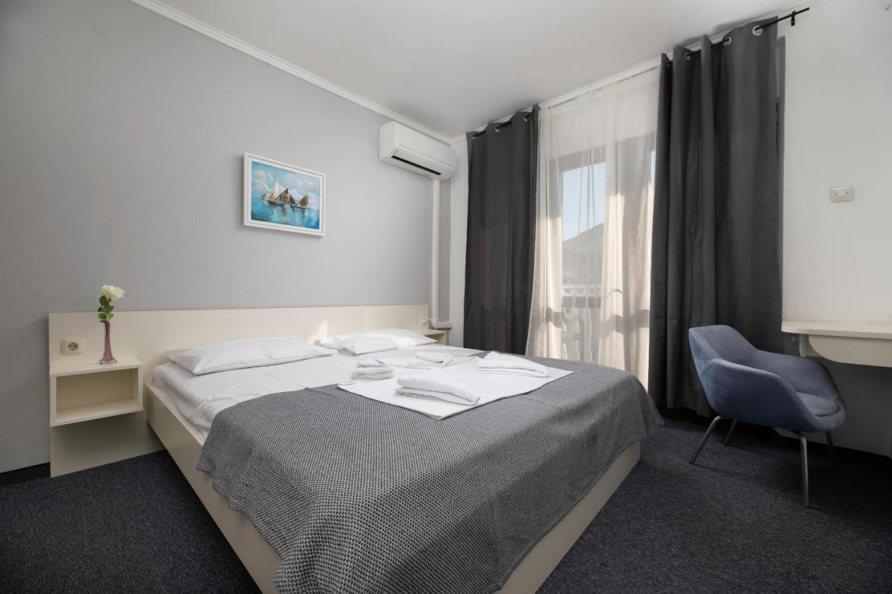 Meliores Rooms Šilo Екстериор снимка